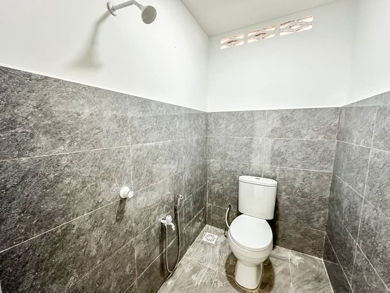 Rumah Teres 1 Tingkat untuk Dijual di Klang (Selangor) - Ashraff Daniel - Bathroom - PropertyGuru.com.my