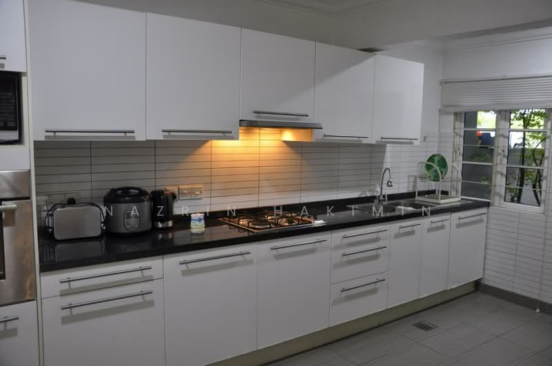2-storey Terraced House for Sale in Perdana Lakeview East (Cyberjaya) - Nazrin Hakimin - Kitchen - PropertyGuru.com.my