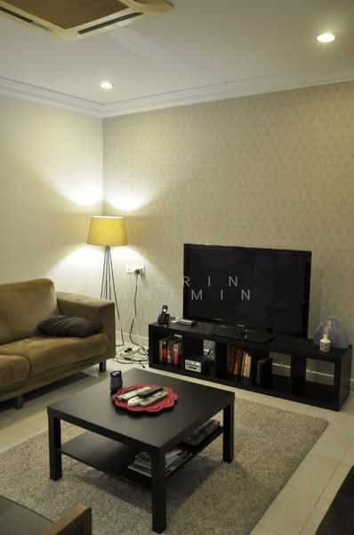2-storey Terraced House for Sale in Perdana Lakeview East (Cyberjaya) - Nazrin Hakimin - Living Room - PropertyGuru.com.my