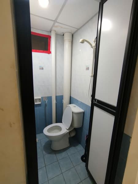 Pangsapuri untuk Disewa di University Place (Plaza Ivory) - Ryan Sim - Bathroom - PropertyGuru.com.my