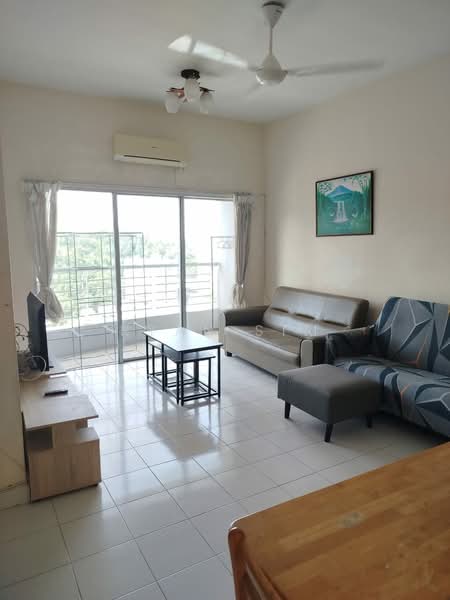 Pangsapuri untuk Disewa di University Place (Plaza Ivory) - Ryan Sim - Living Room - PropertyGuru.com.my