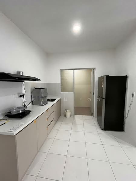 Condominium for Rent at Residensi Sateria - Suyin Foo - Kitchen - PropertyGuru.com.my