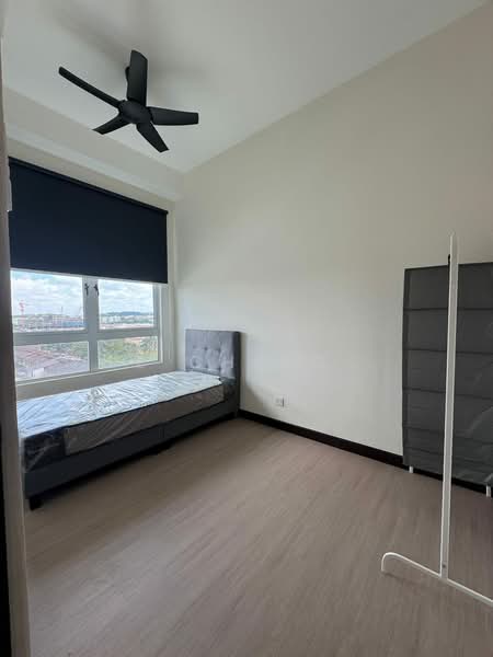 Service Residence for Rent at D'carlton (Residensi Seri Mega) - Le Ching . - Bedroom - PropertyGuru.com.my