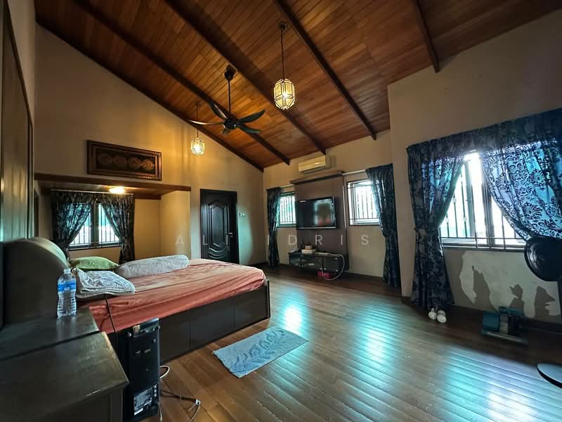 Bungalow for Sale in Usj 17 (Subang Jaya) - Ali Idris - Bedroom - PropertyGuru.com.my
