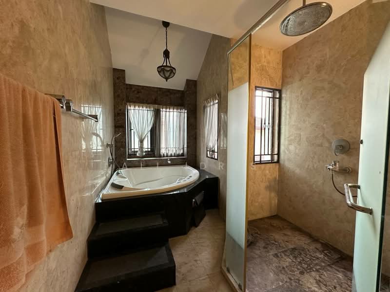 Bungalow for Sale in Usj 17 (Subang Jaya) - Ali Idris - Bathroom - PropertyGuru.com.my