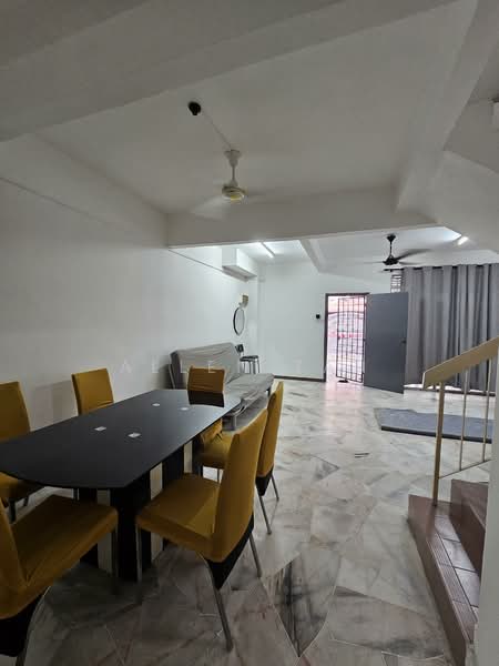 2-storey Terraced House for Rent in Kelana Jaya (Petaling Jaya) - Allen Tan - Living Room - PropertyGuru.com.my