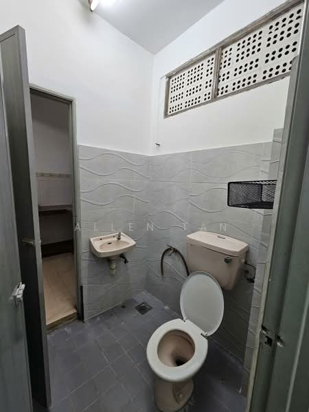 2-storey Terraced House for Rent in Kelana Jaya (Petaling Jaya) - Allen Tan - Bathroom - PropertyGuru.com.my
