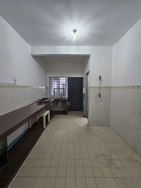 2-storey Terraced House for Rent in Kelana Jaya (Petaling Jaya) - Allen Tan - Kitchen - PropertyGuru.com.my