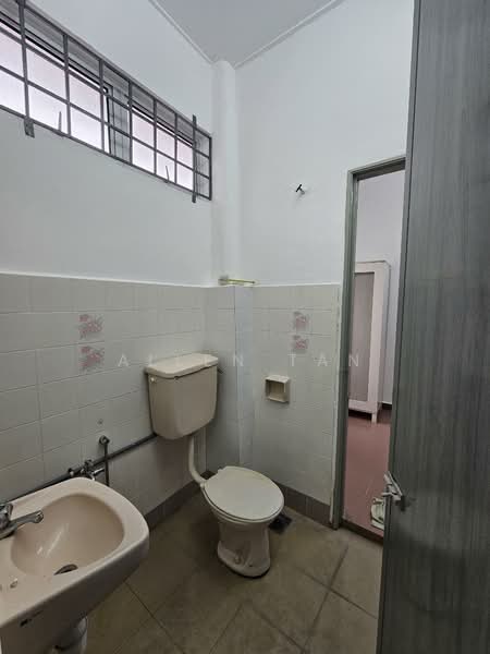 2-storey Terraced House for Rent in Kelana Jaya (Petaling Jaya) - Allen Tan - Bathroom - PropertyGuru.com.my