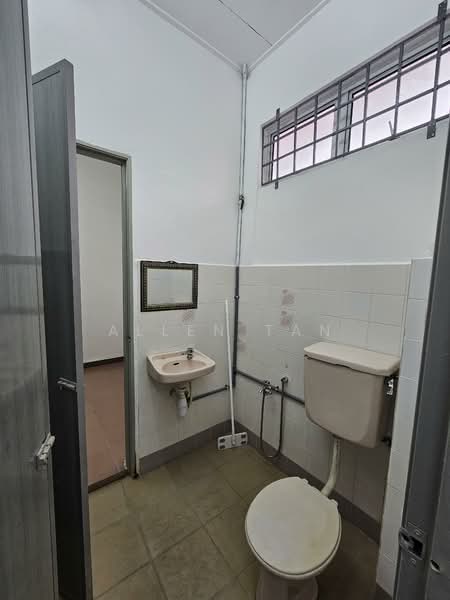 2-storey Terraced House for Rent in Kelana Jaya (Petaling Jaya) - Allen Tan - Bathroom - PropertyGuru.com.my