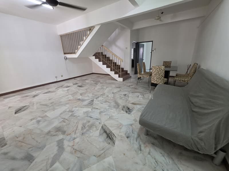 2-storey Terraced House for Rent in Kelana Jaya (Petaling Jaya) - Allen Tan - Living Room - PropertyGuru.com.my