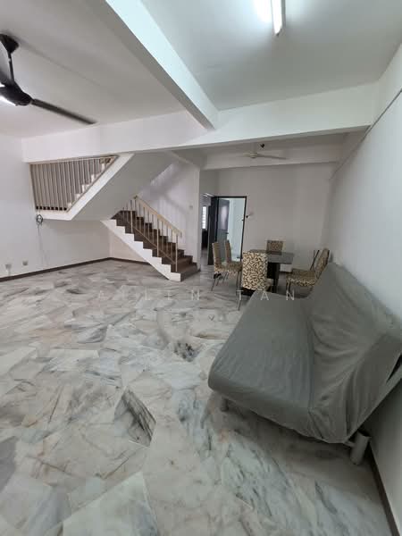 2-storey Terraced House for Rent in Kelana Jaya (Petaling Jaya) - Allen Tan - Living Room - PropertyGuru.com.my