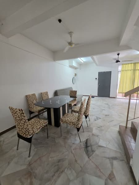2-storey Terraced House for Rent in Kelana Jaya (Petaling Jaya) - Allen Tan - Living Room - PropertyGuru.com.my