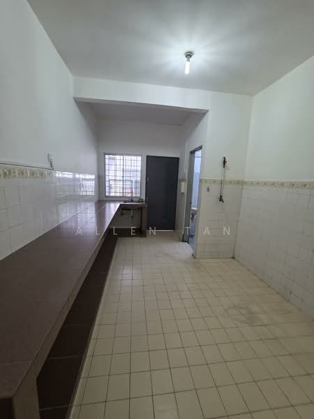 2-storey Terraced House for Rent in Kelana Jaya (Petaling Jaya) - Allen Tan - Kitchen - PropertyGuru.com.my