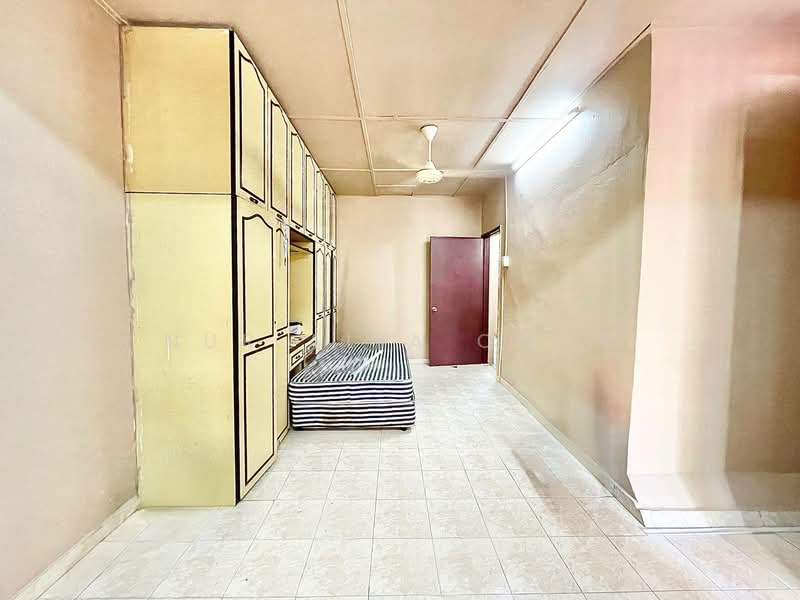 2-storey Terraced House for Sale in Taman Sri Muda (Shah Alam) - Nur Alia Omar - Bedroom - PropertyGuru.com.my