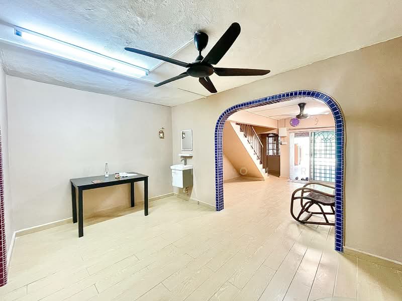 2-storey Terraced House for Sale in Taman Sri Muda (Shah Alam) - Nur Alia Omar - Living Room - PropertyGuru.com.my
