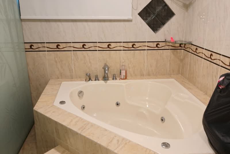 Rumah Teres 2 Tingkat untuk Dijual di Taman Bukit Idaman (Selayang) - Ron Yap - Bathroom - PropertyGuru.com.my