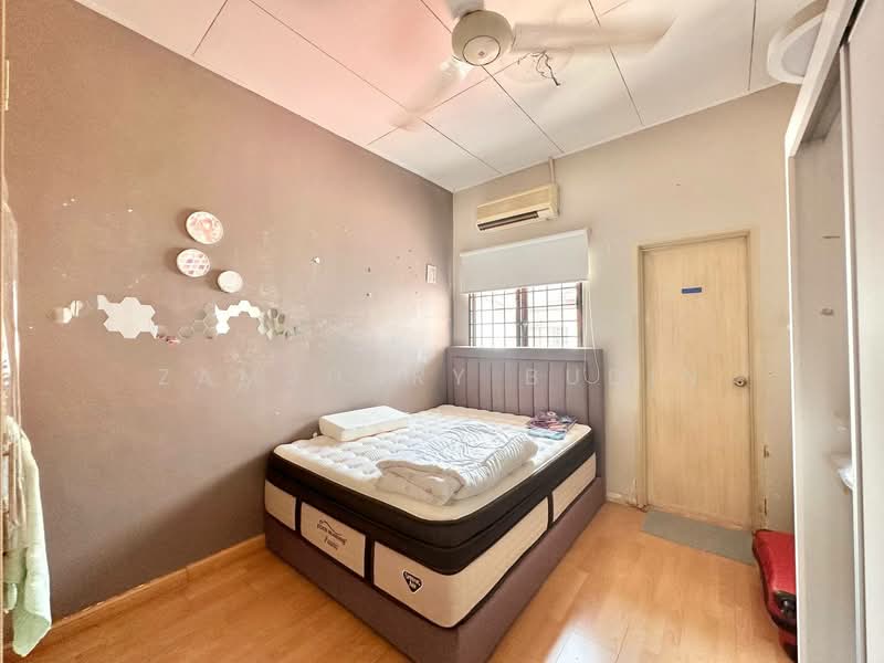 2-storey Terraced House for Sale in Seksyen 7 (Shah Alam) - Zamshary Budin - Bedroom - PropertyGuru.com.my