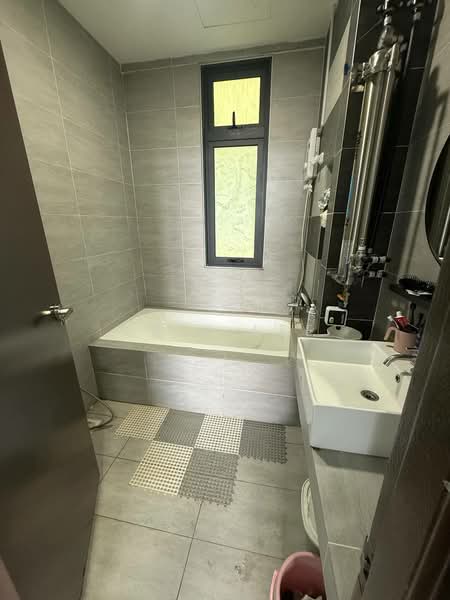 Service Residence for Sale at 8Scape Residence @ Sutera - Eric Lee - Bathroom - PropertyGuru.com.my