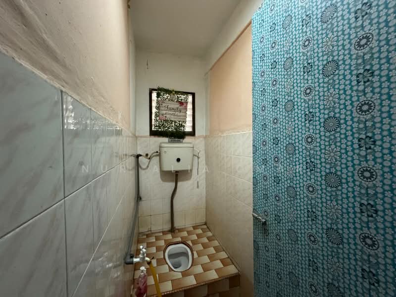 Rumah Teres 1 Tingkat untuk Dijual di Klang (Selangor) - Nur Alia Omar - Bathroom - PropertyGuru.com.my