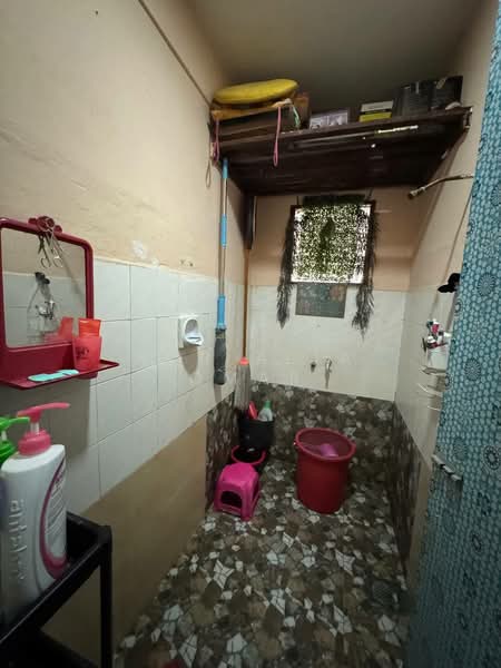 Rumah Teres 1 Tingkat untuk Dijual di Klang (Selangor) - Nur Alia Omar - Bathroom - PropertyGuru.com.my