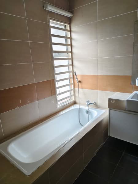 Semi-Detached House for Sale in Bandar Seri Coalfields (Ijok) - Teh Boon Eng - Bathroom - PropertyGuru.com.my