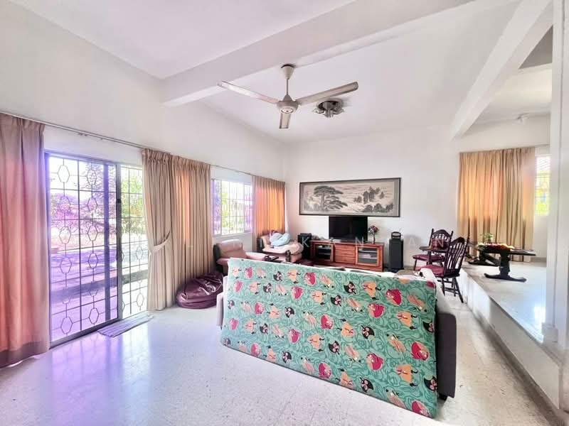 Semi-Detached House for Sale in Taman Lucky (Bangsar) - Shalini Kantan - Living Room - PropertyGuru.com.my