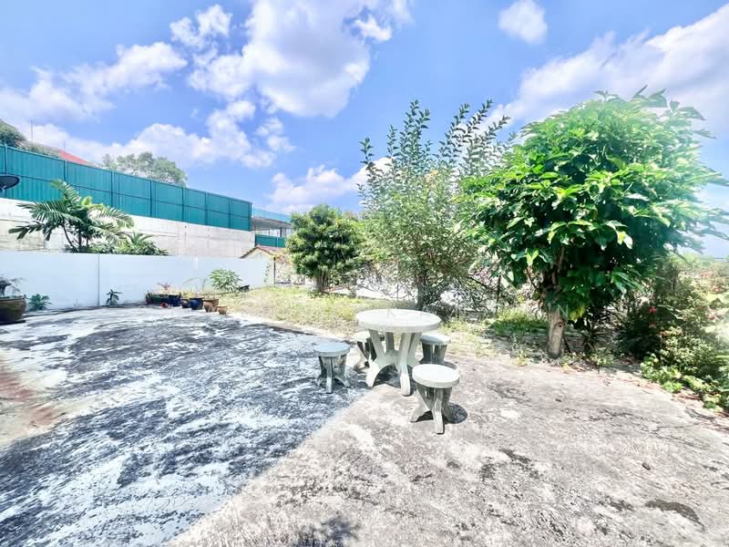 Semi-Detached House for Sale in Taman Lucky (Bangsar) - Shalini Kantan - Garden - PropertyGuru.com.my