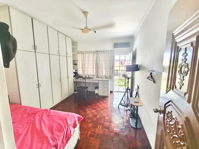 Semi-Detached House for Sale in Taman Lucky (Bangsar) - Shalini Kantan - Bedroom - PropertyGuru.com.my