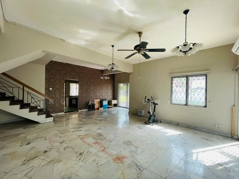 Rumah Teres 2 Tingkat untuk Dijual di Shah Alam (Selangor) - Nur Alia Omar - Living Room - PropertyGuru.com.my
