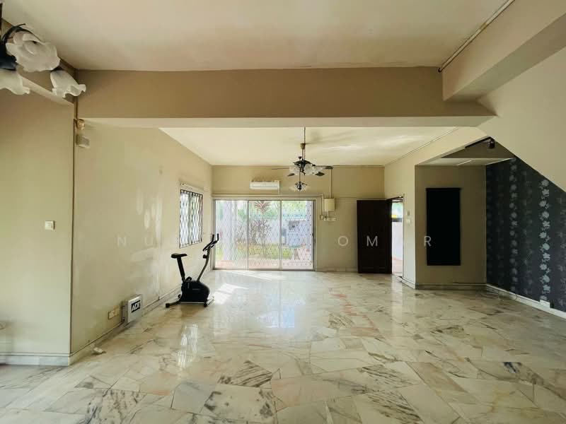 Rumah Teres 2 Tingkat untuk Dijual di Shah Alam (Selangor) - Nur Alia Omar - Living Room - PropertyGuru.com.my