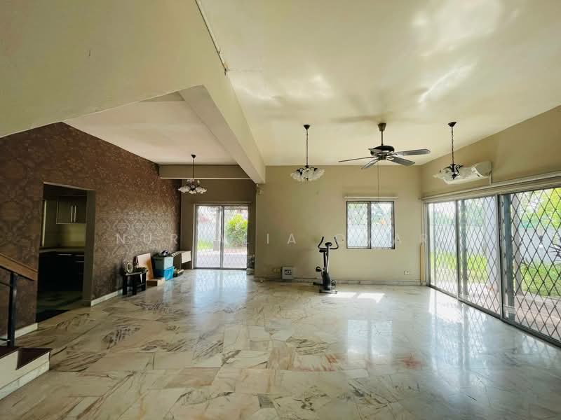 Rumah Teres 2 Tingkat untuk Dijual di Shah Alam (Selangor) - Nur Alia Omar - Living Room - PropertyGuru.com.my
