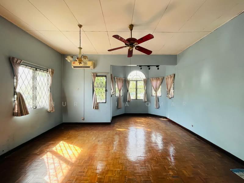Rumah Teres 2 Tingkat untuk Dijual di Shah Alam (Selangor) - Nur Alia Omar - Living Room - PropertyGuru.com.my