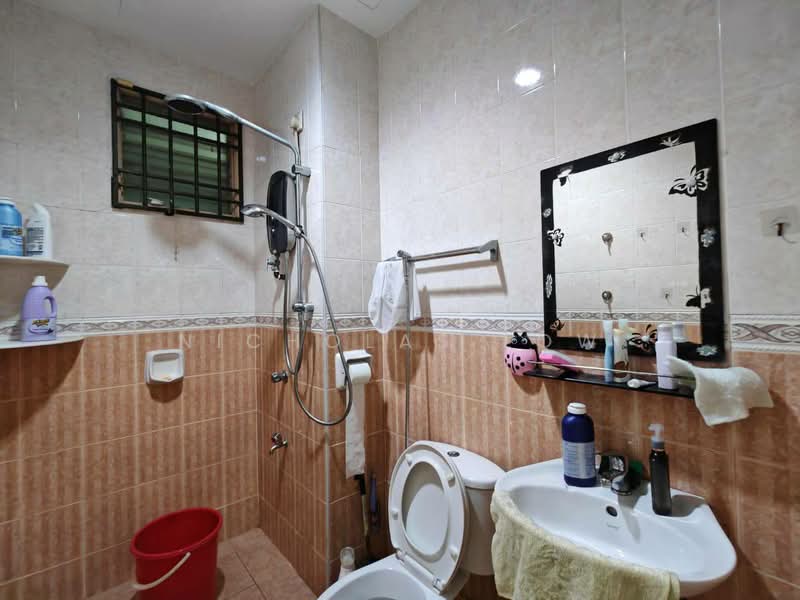 2-storey Terraced House for Rent in Bandar Baru Permas Jaya (Permas Jaya) - Nicholas Low - Bathroom - PropertyGuru.com.my