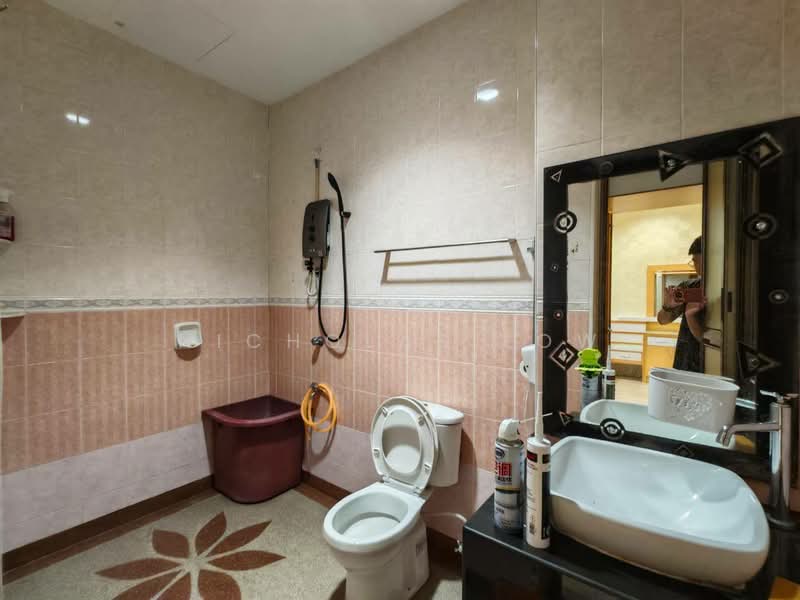 2-storey Terraced House for Rent in Bandar Baru Permas Jaya (Permas Jaya) - Nicholas Low - Bathroom - PropertyGuru.com.my