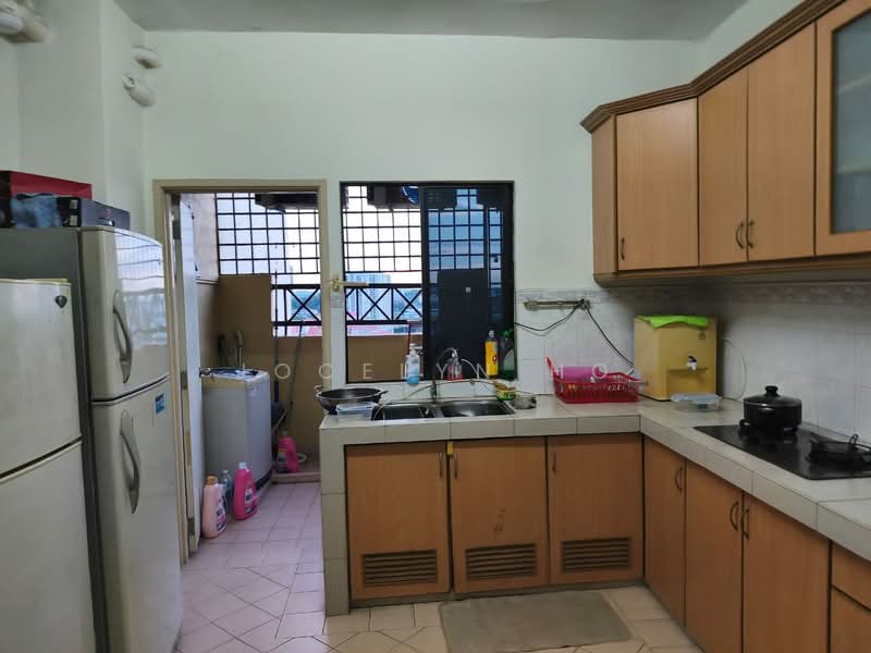 Condominium for Rent at Vista Komanwel C - Jocelyn Ho - Kitchen - PropertyGuru.com.my