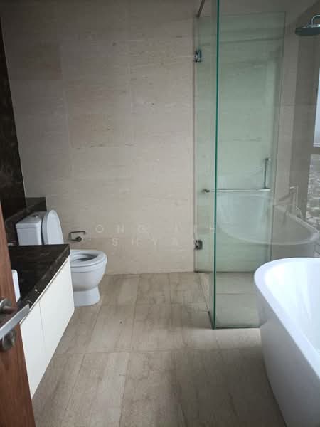 Service Residence for Sale at The Astaka @ 1 Bukit Senyum - Ong Lih Shyan - Bathroom - PropertyGuru.com.my
