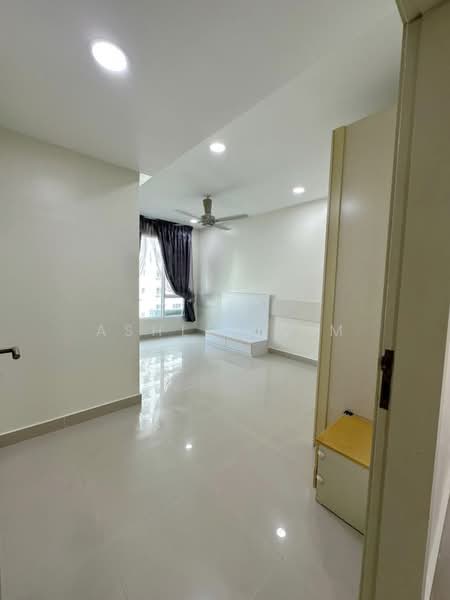Kondominium untuk Dijual di The Uban Residence - Ashley Lim - Living Room - PropertyGuru.com.my