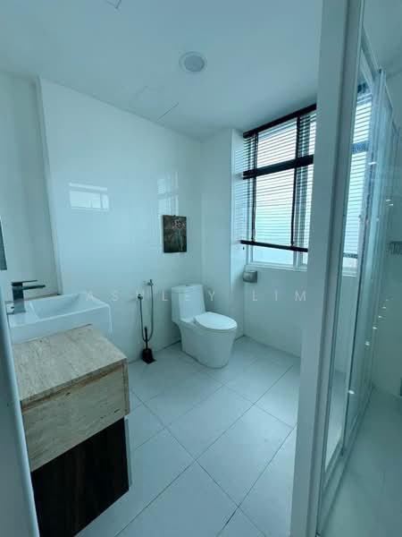 Kondominium untuk Dijual di The Uban Residence - Ashley Lim - Bathroom - PropertyGuru.com.my