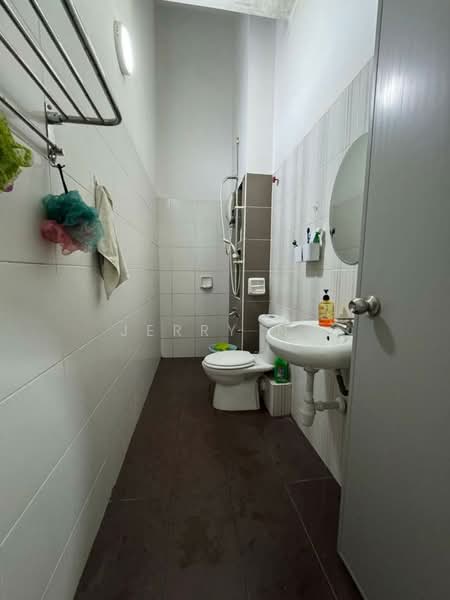 Rumah Teres 2 Tingkat untuk Dijual di Iskandar Puteri (Nusajaya) (Johor) - Jerry Ng - Bathroom - PropertyGuru.com.my