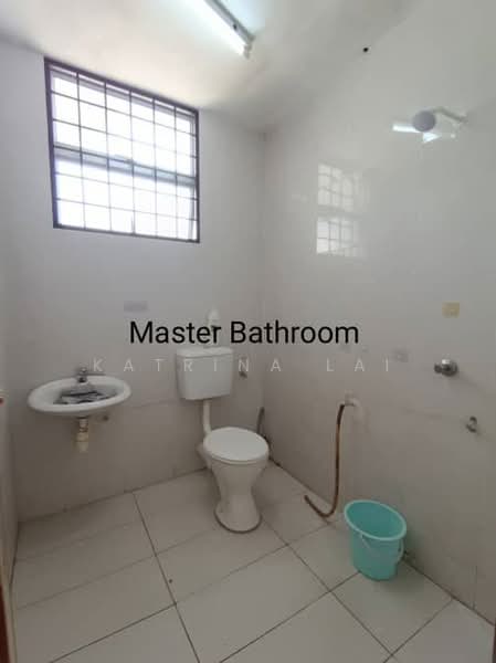 Rumah Teres 2 Tingkat untuk Dijual di Taman Jelok Impian (Kajang) - Katrina Lai - Bathroom - PropertyGuru.com.my