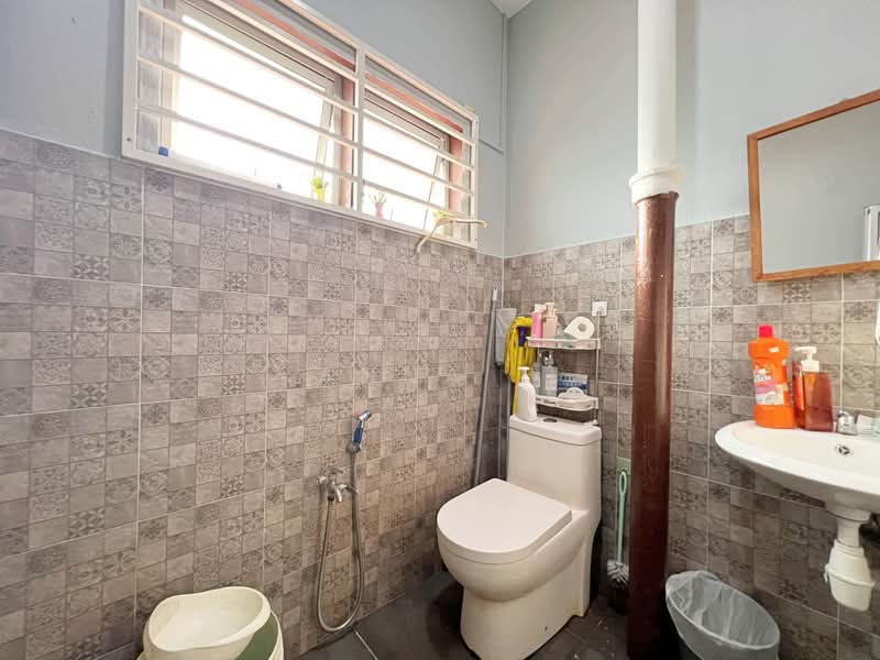 2-storey Terraced House for Sale in Taman Suria Jaya (Cheras) - Anna H - Bathroom - PropertyGuru.com.my
