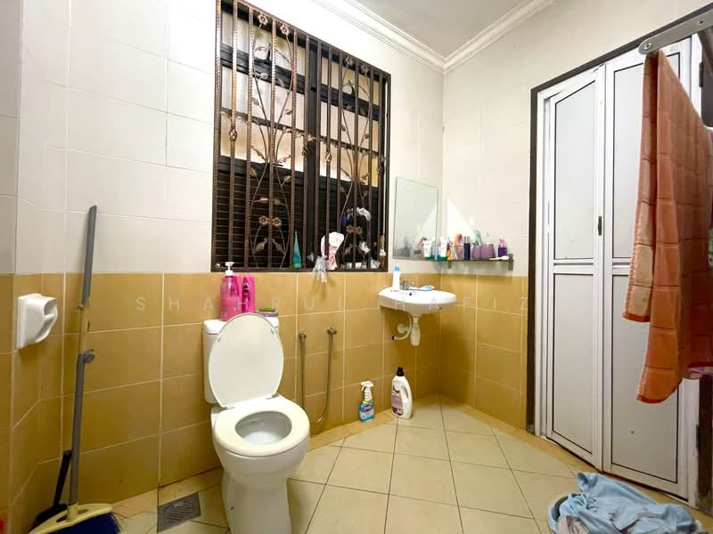 Terraced House for Sale in Bandar Kinrara Seksyen 5 (Bandar Kinrara) - Shahrul Hafizi - Bathroom - PropertyGuru.com.my