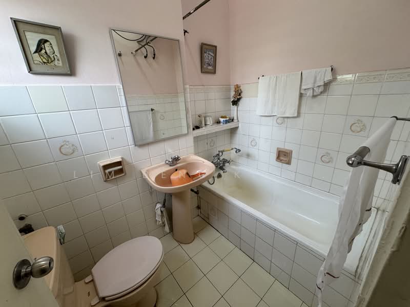 Bungalow for Sale in Ampang Jaya (Ampang) - Lim Beng Kian . - Bathroom - PropertyGuru.com.my