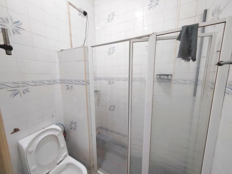 Rumah Teres 1 Tingkat untuk Dijual di Taman Molek (Johor Bahru) - Kino Jaw - Bathroom - PropertyGuru.com.my