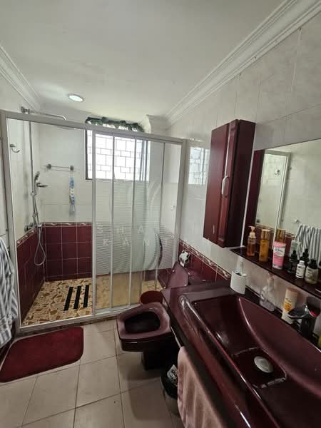 Bungalow for Sale in Taman Bukit Pantai (Bangsar) - Shalini Kantan - Bathroom - PropertyGuru.com.my