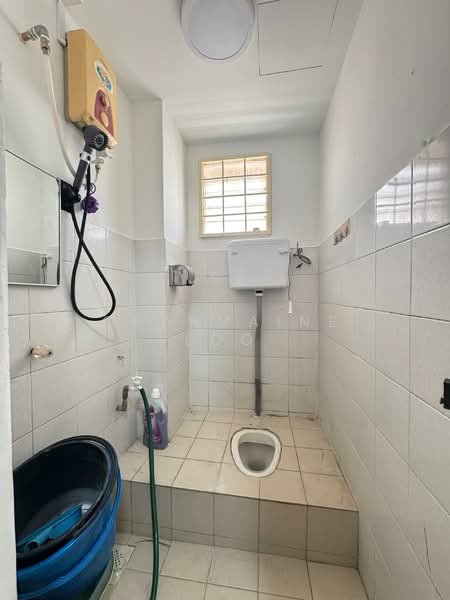 Apartment for Rent at Pangsapuri Kempas - Charmaine Loo - Bathroom - PropertyGuru.com.my