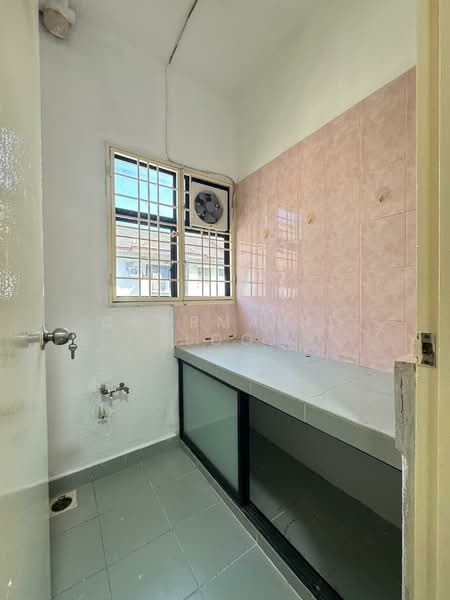 Apartment for Rent at Pangsapuri Kempas - Charmaine Loo - Kitchen - PropertyGuru.com.my