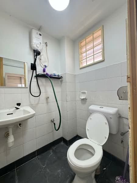 Apartment for Rent at Pangsapuri Kempas - Charmaine Loo - Bathroom - PropertyGuru.com.my