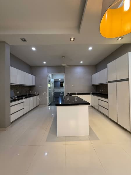 Semi-Detached House for Sale in Bukit Jelutong (Shah Alam) - Norazila Binti Abdul Rahim - Kitchen - PropertyGuru.com.my